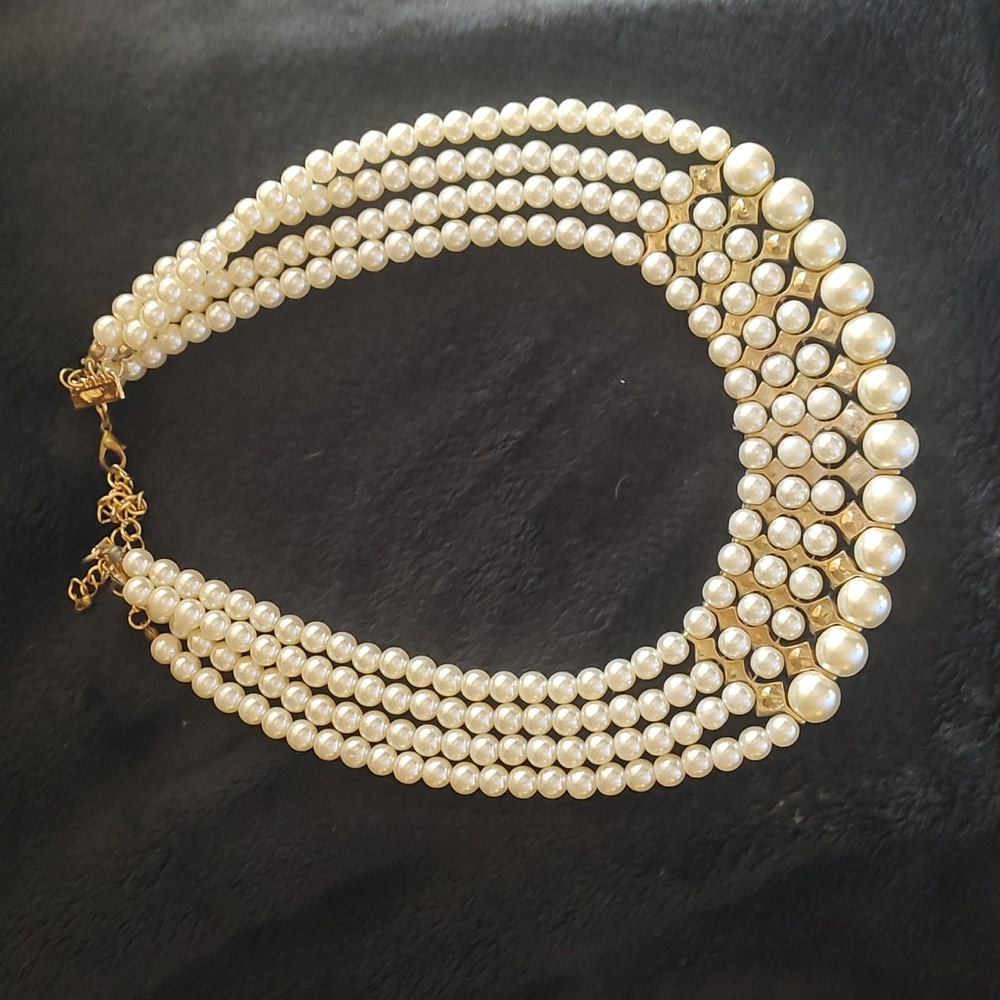 Pearl Faux Necklace - Picture 3 of 5